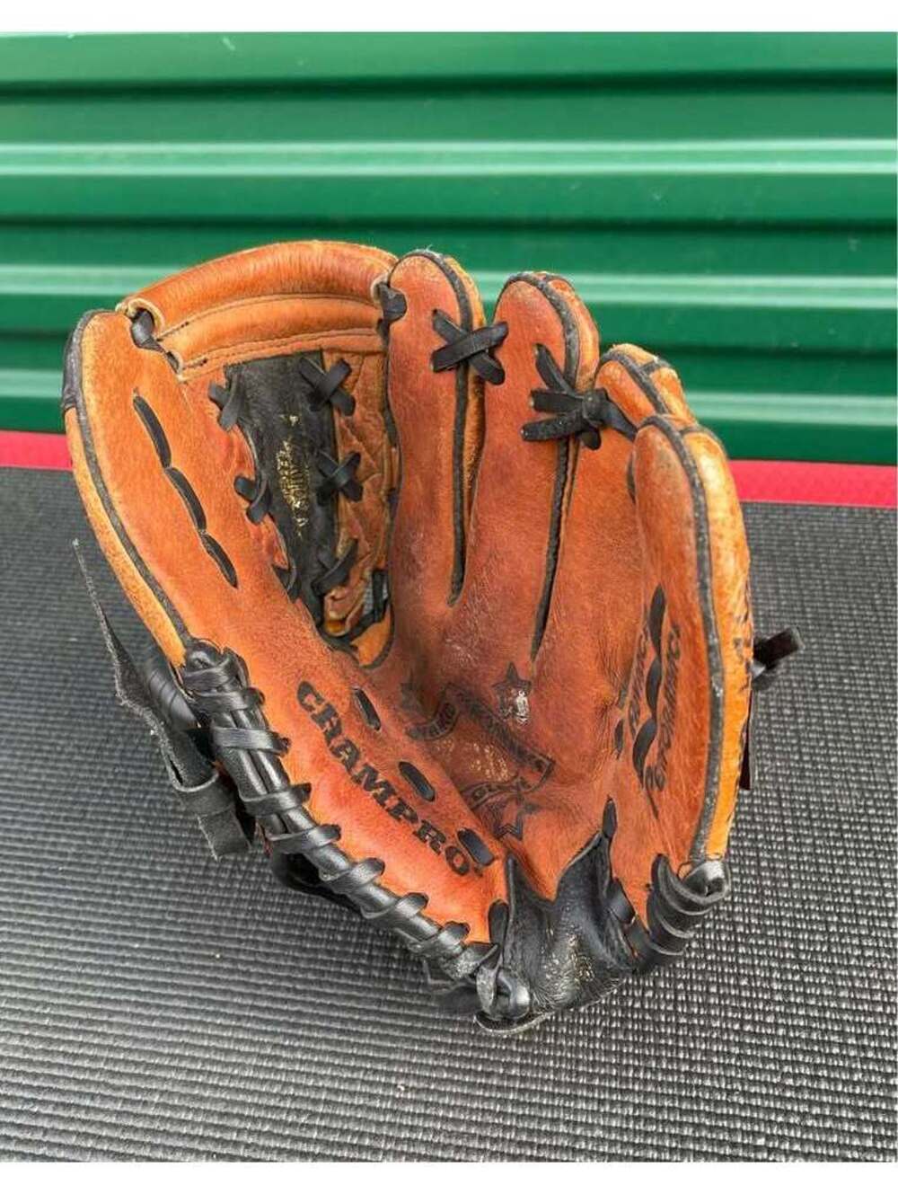 Champro AP-450 10" Baseball Glove